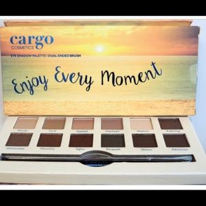 New Cargo Enjoy Every Moment eye shadow palette